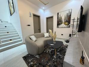 Prostor za sedenje u objektu Flavour condo