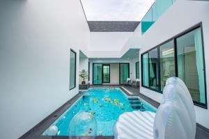Bazén v ubytování Wada La Mer Villa Pattaya - Private Pool nebo v jeho okolí