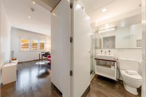 A bathroom at Stay U-nique Apartments Eslava