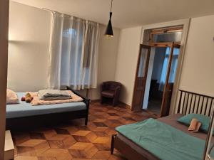 Postel nebo postele na pokoji v ubytování Gemütliches Zimmer im 1OGB Nur 2 Min vom Hbf Solothurn entfern