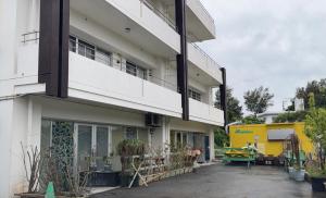 Το κτήριο όπου στεγάζεται  το διαμέρισμα