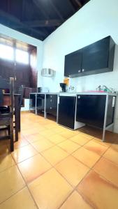 Kuchnia lub aneks kuchenny w obiekcie Cozy studio in Garachico of 100 m² with city view
