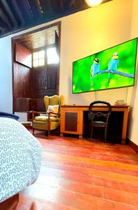 Telewizja i/lub zestaw kina domowego w obiekcie Cozy studio in Garachico of 100 m² with city view