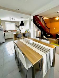 Η κουζίνα ή μικρή κουζίνα στο Pretty house for 6 pers baby