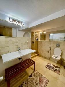 Koupelna v ubytování Luxurious apartment with garden s2