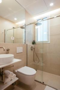 A bathroom at Newly Renovated Stylish Eixample - Great Location
