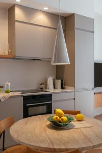 A kitchen or kitchenette at Newly Renovated Stylish Eixample - Great Location Még 28 kép