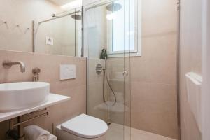 A bathroom at Newly Renovated Stylish Eixample - Great Location