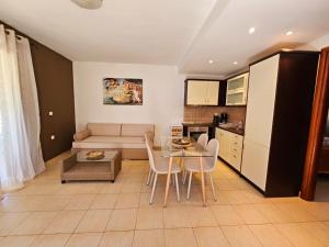 ครัวหรือมุมครัวของ Corfu Glyfada Beach Apartment 23 +29 ภาพ