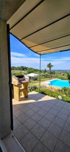 Bazén v ubytování Gîte Paradizu, vue imprenable en Provence nebo v jeho okolí + 37 fotografií