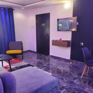 Μια τηλεόραση ή/και κέντρο ψυχαγωγίας στο WELTONS Apartment BABA YUSUF
