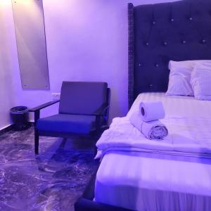 Ένα ή περισσότερα κρεβάτια σε δωμάτιο στο WELTONS Apartment BABA YUSUF