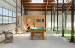 Tavolo di biliardo di Awesome Home In Haslev With Kitchen