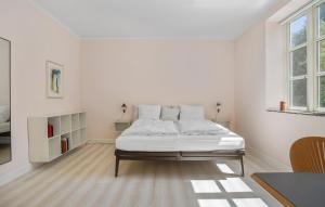 Letto o letti in una camera di Awesome Home In Haslev With Kitchen
