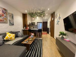 Μια τηλεόραση ή/και κέντρο ψυχαγωγίας στο Porto Golf Marina Pool View By Best of Bedz