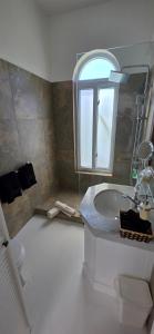 Ένα μπάνιο στο Cap Pavilion, St Lucia 6 bed luxury villa, private pool, gardens and 360' sea views