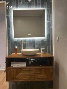 Ένα μπάνιο στο Peaceful 2 bd in Monte Estoril