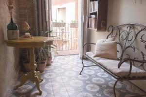 A seating area at Costa Bed and Breakfast