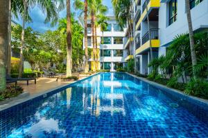 Bazén v ubytování Anchan Boutique Hotel nebo v jeho okolí