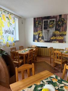 Restaurace v ubytování Pensjonat Lemon