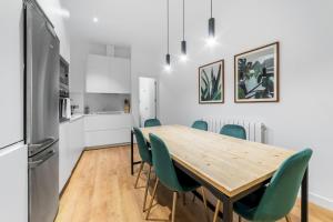 Kuchnia lub aneks kuchenny w obiekcie 2 bedrooms 1 bathroom furnished - Centro - equipped & stylish - Minty Stay