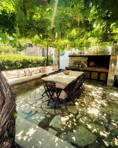 Zahrada ubytování Aithonas Villa