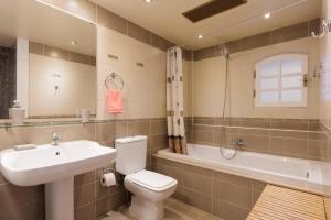 Kúpeľňa v ubytovaní Villa Yolanda by Villa Plus + 23 fotografií