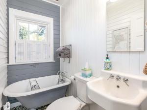 Ένα μπάνιο στο North Beach Bungalow +28 φωτογραφίες