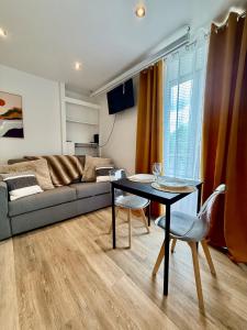 Μια τηλεόραση ή/και κέντρο ψυχαγωγίας στο Studio 3 - Cinéma Sport Parking - DABNB