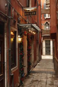 ヴェネツィアにあるホテル ルックスの花の小路