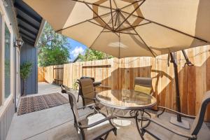 Αίθριο ή υπαίθριος χώρος στο Modern Downtown Escape Sleeps 10