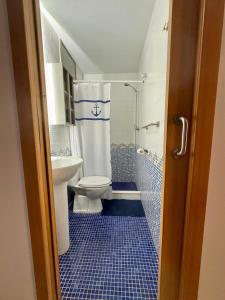 Ένα μπάνιο στο Petit Paradís