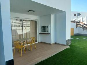 Balkón nebo terasa v ubytování New Miami Playa Apartamentos