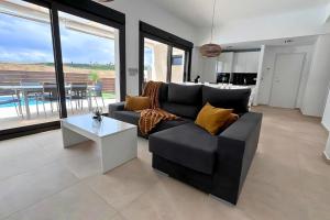Χώρος καθιστικού στο Modern villa with private pool at Golf Vistabella