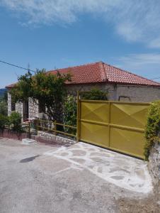 Gallery image of Mojo Art House in Kastríon