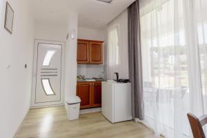 Una cocina o zona de cocina en Medo