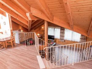 TV a/nebo společenská místnost v ubytování Ferienhaus in Loßburg in der Nähe des Skigebietes