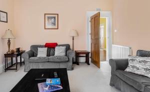 Ruang duduk di Ardyne House