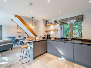 Η κουζίνα ή μικρή κουζίνα στο 2 Bed in Kirkby Lonsdale SZ093