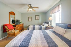 Ένα ή περισσότερα κρεβάτια σε δωμάτιο στο Oceanfront Corner Condo in North Myrtle Beach! +28 φωτογραφίες
