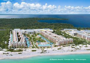 una vista aerea di un resort sulla spiaggia di Majestic Mirage Costa Mujeres, All Suite Resort - All Inclusive a Cancún