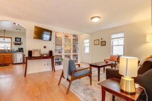 Foto sihtkohas Mendota asuva majutusasutuse 6 Mi to Dtwn St Paul Home with Patio galeriist