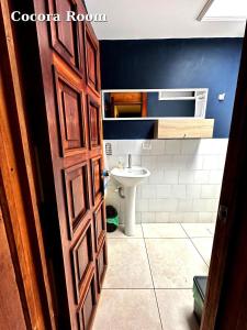 Hostal El Quinde的一间浴室