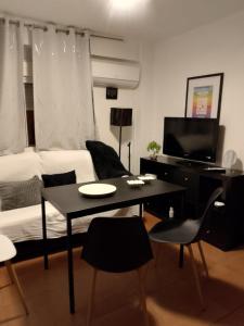 A television and/or entertainment centre at Santa Justa