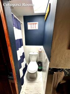Hostal El Quinde的一间浴室