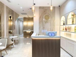 Ένα μπάνιο στο Nest Hotel Singapore