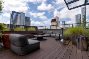 Uma varanda ou terraço em Novotel Curitiba Batel