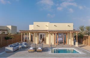 Bazén v ubytování Anantara Sir Bani Yas Island Al Yamm Villa Resort nebo v jeho okolí