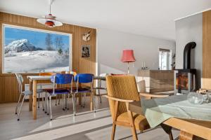 Khu vực ghế ngồi tại Kvitsand Lofoten adventure