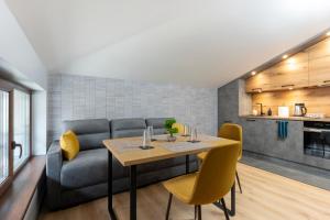 Kuchyň nebo kuchyňský kout v ubytování Urban Five #5 - Stylish One-bedroom apartments with Kitchen & Parking